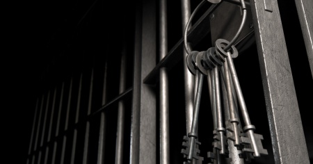 Presunti atti sessuali con una detenuta, agente sospeso