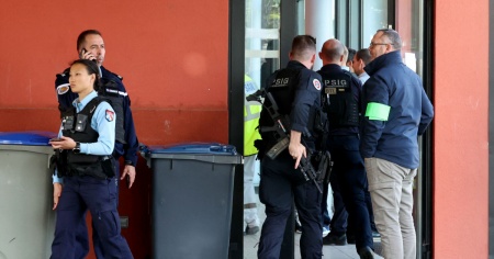 Due bambine accoltellate davanti a scuola