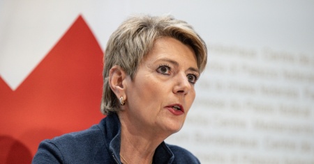 Keller-Sutter insiste: «Più capitale proprio per UBS»