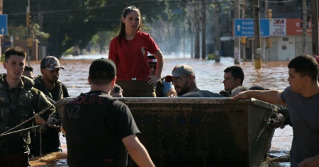 Alluvione: 200 mila sfollati e 85 morti. Attese ancora piogge