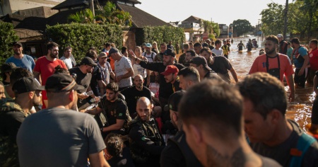 Salgono a 161 i morti per le alluvioni nel sud del Brasile