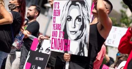 Britney Spears sta male: c'è chi chiede una nuova tutela