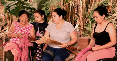 La capsule in collaborazione con le tejadoras colombiane