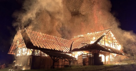 Tre giovani arrestati in seguito agli incendi a Bonstetten