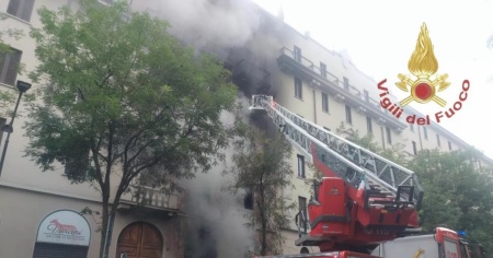 Incendio a Milano, tre morti e tre feriti