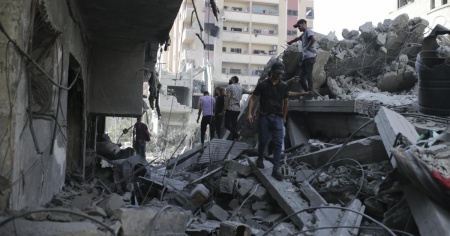 Hamas: «Tre ostaggi morti nel blitz»