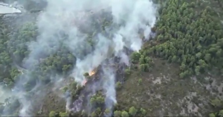 Bruciano i boschi di Vieste: evacuate 600 persone