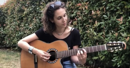 «Melodie, ritmo e spontaneità», è la bossa nova di Elettra