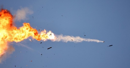 Israele attacca Hezbollah che risponde con 320 razzi