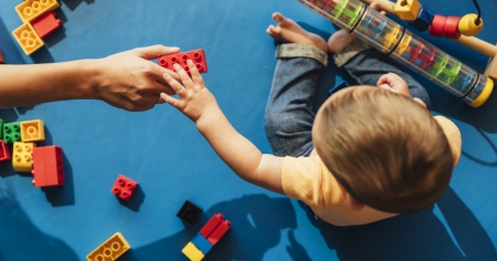 Custodia di bambini extra famigliare, programma federale prolungato al 2026