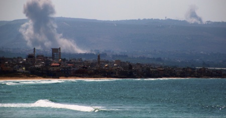 I raid israeliani fanno 558 morti