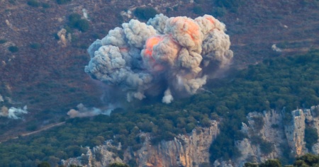 Massiccio attacco sul Libano, Israele non esclude l'incursione di terra