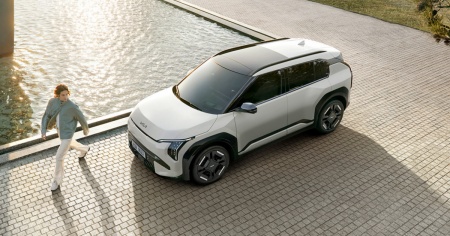 EV3: Kia riduce le dimensioni, non l’hi-tech