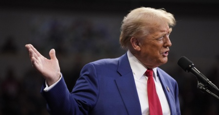 La dichiarazione dei redditi di Trump rimane "top secret"