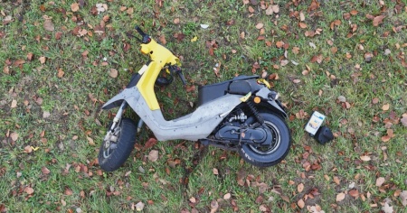 Diciasettenne perde il controllo dello scooter e si schianta