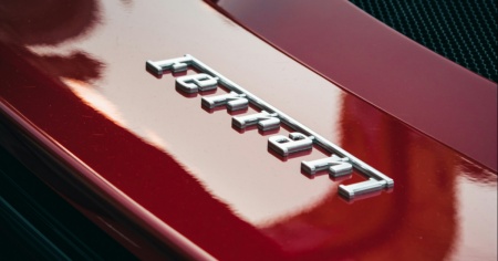 Elkann conferma: la Ferrari elettrica arriva nel 2025