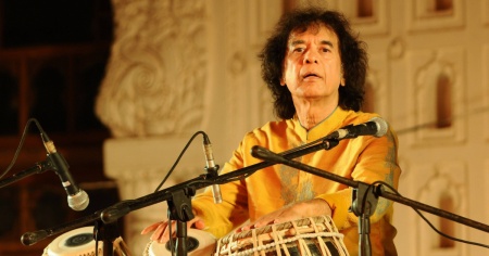 Morto il percussionista Ustad Zakir Hussain, leggenda della tabla