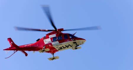 Motociclista gravemente ferito dopo un incidente frontale
