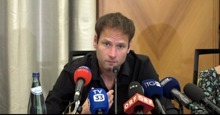 Schwazer sfinito: «Sono innocente, ma non ho più la forza di combattere»