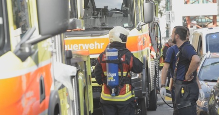 Appartamento in fiamme, cinque persone tratte in salvo