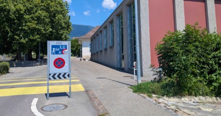 Alle elementari con un'arma vera (ma per fortuna era scarica)