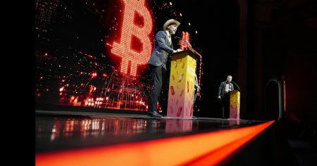 Spam su Bitcoin? A Lugano è “duello” tra Song e Todd