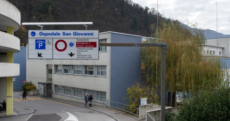 «Chiamate su chiamate al numero sbagliato. E mio padre è morto da solo»