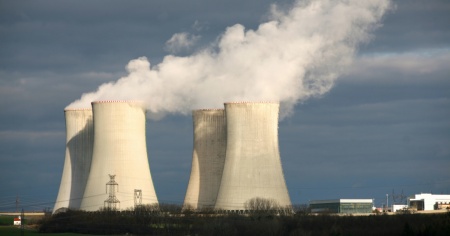 Revocato il divieto di costruzione di nuove centrali nucleari