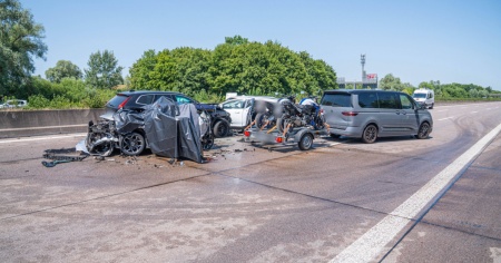 Tamponamento a catena in autostrada: morte due giovani svizzere