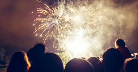 Samedan vieta i fuochi d'artificio rumorosi