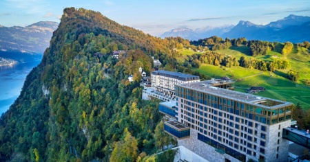 Per i colloqui di pace, il resort cancella 1200 prenotazioni