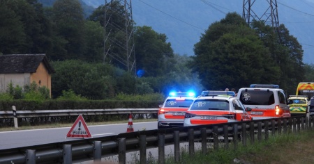 Incidente sull'A2, morto un motociclista