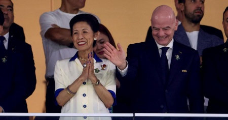 Tutti si chiedono la stessa cosa: come fa Infantino a essere ovunque?