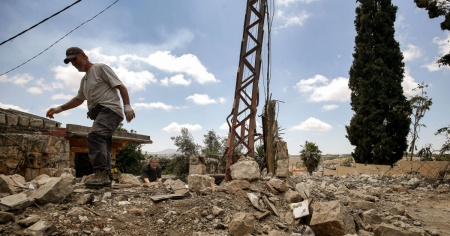 Ondata di attacchi e minacce: il cessate il fuoco tra Stati Uniti e Iran vacilla