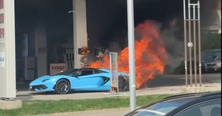 La Lamborghini Aventador prende fuoco alla pompa di benzina: grave il conducente