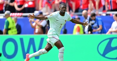 La tripletta di Dembélé affossa le riserve della Norvegia