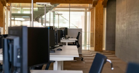 Il 41% degli under 25 si preoccupa per il lavoro a causa dell’IA