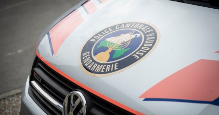 Schiacciato tra due veicoli: motociclista muore a Losanna