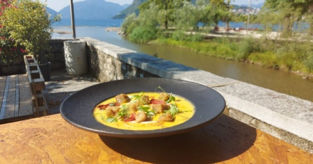 Lugano Marittima accende le notti d’estate: l’Antica Osteria del Porto tra gusto e mixology