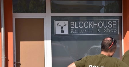 Furto con scasso in armeria: arrestati quattro giovani (uno è minorenne)