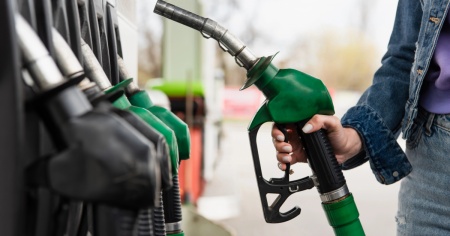 Carburanti: prezzi a rischio per le vacanze estive