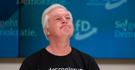 Il Bundestag avvia procedimento contro la rivista di estrema destra