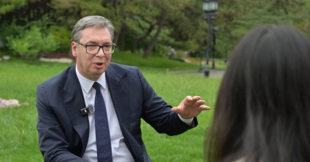 Aleksandar Vučić annuncia le proprie dimissioni