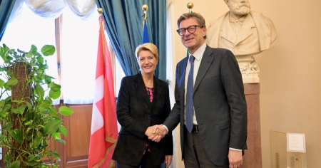 «Sediamoci a un tavolo e parliamone»