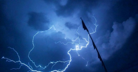 Ecco i primi temporali. Ma non metteranno (per ora) fine alla canicola