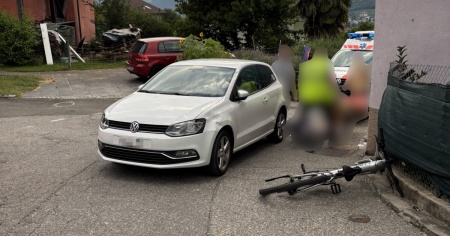 Travolto da un'automobile, ciclista 66enne ferito gravemente