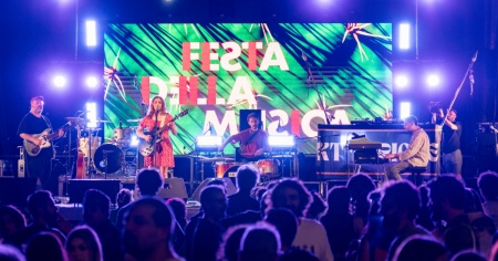 Un gatto nero e il viola: la Festa della Musica non è scaramantica