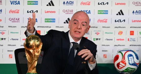 Si paga (anche) per ascoltare e fare foto: la FIFA spreme i tifosi