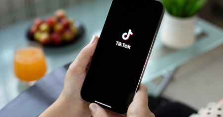 TikTok raggiunge un accordo con il 15enne che l'aveva denunciata