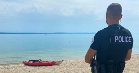 Il malore in acqua, muore in ospedale